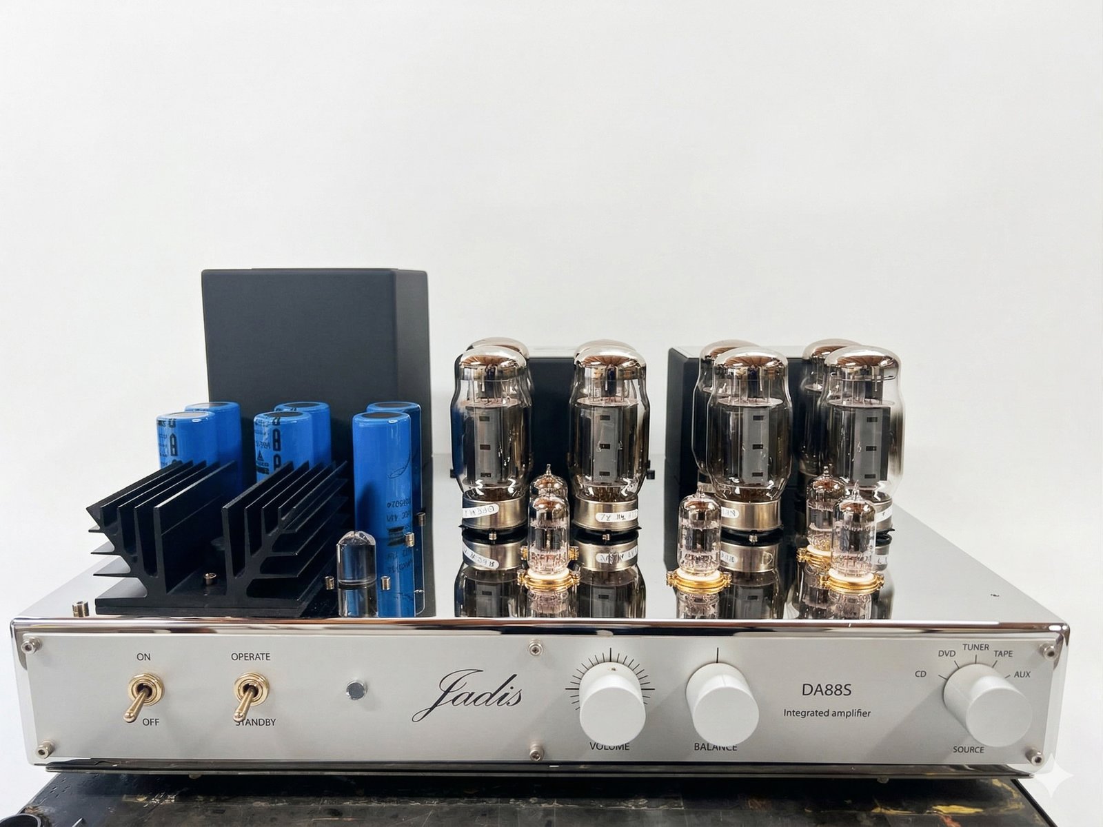Silver amplifier thumbnail